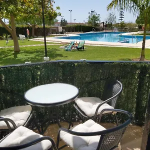 apartamento-con-piscina-a-pie-de-terraza.1costadelsol.com/